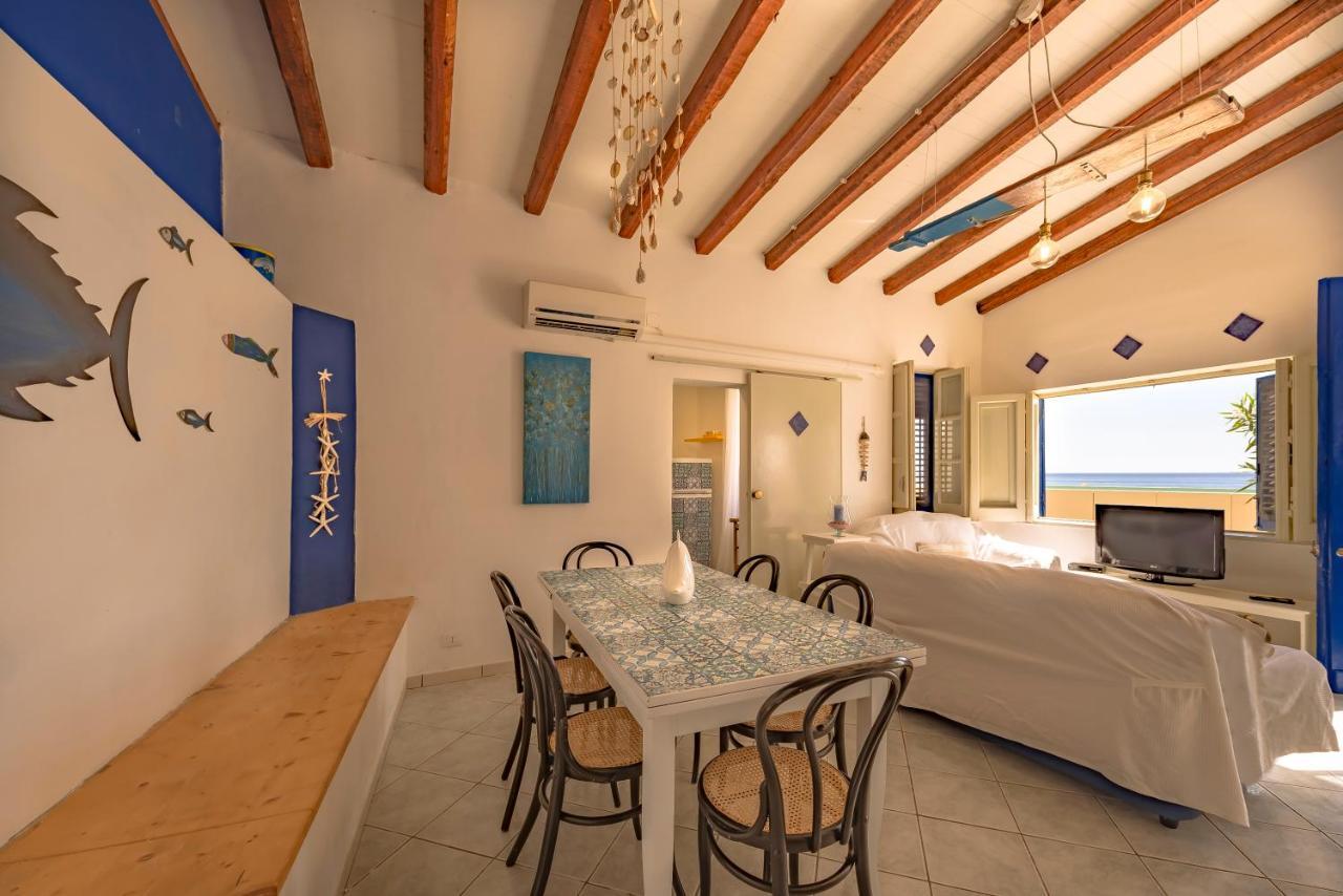 Dimore Di Mare - Beachfront Apartments Santa Flavia Exterior photo