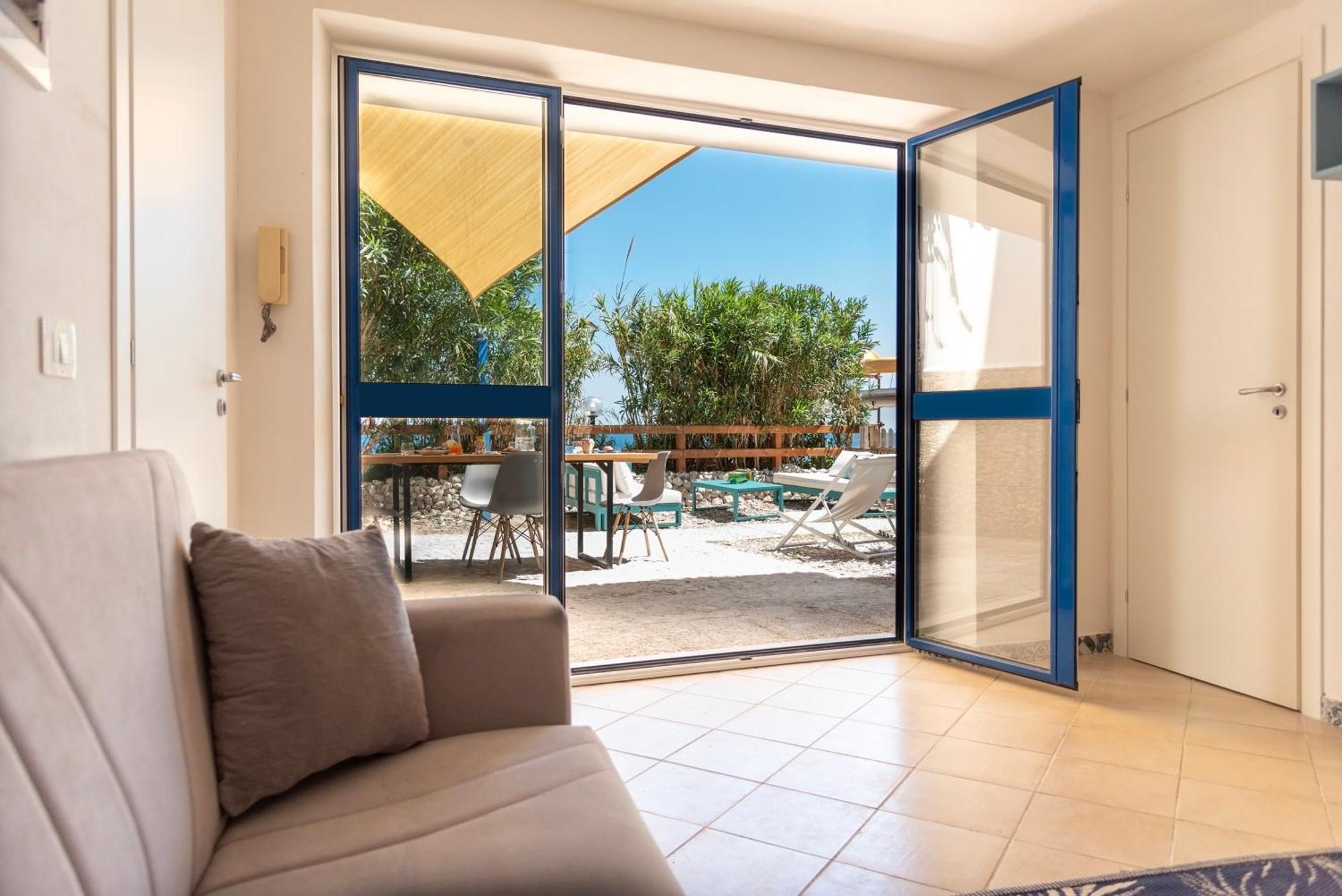 Dimore Di Mare - Beachfront Apartments Santa Flavia Exterior photo